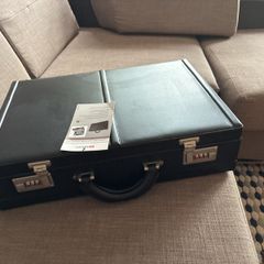 MONOLITH Leather look expandable attache case
