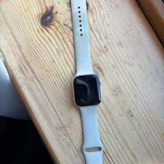 apple watch se 44