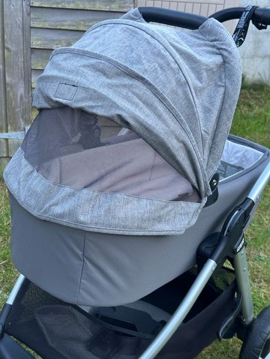 Mamas and Papas pram + Cybex seat and isofix bundle
