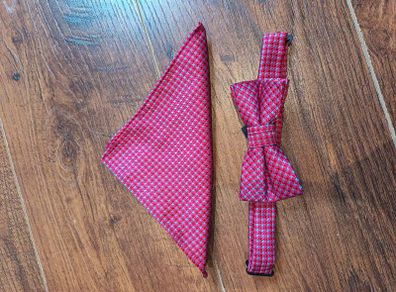 Boys wine dickiebow and pocket square