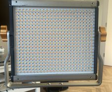 Neewer NL480 LED video lights (2)