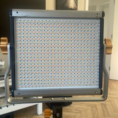 Neewer NL480 LED video lights (2)
