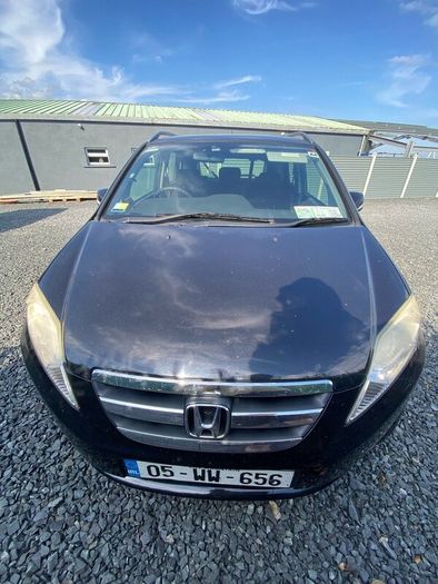 Luxury black Honda FR-V, NCT, 6 seats