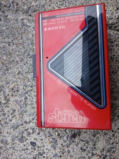 sanyo walkman