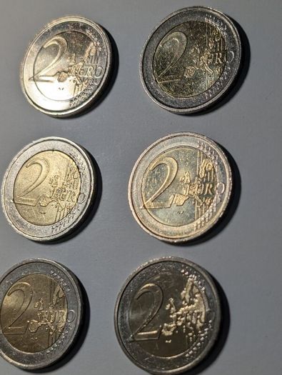 Date run of 2 Euro Irish Coins