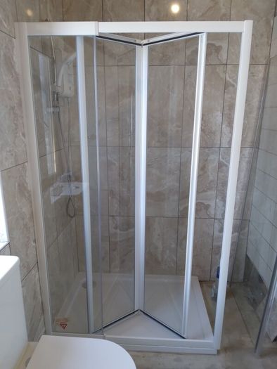 Folding Telescopic Shower Door.New