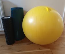 Gym ball (exercises, yoga, pilates), roller and mat