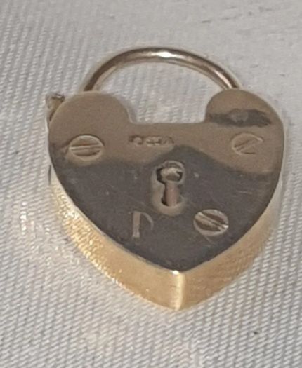 Pristine Vintage 9ct Gold Heart Padlock Charm