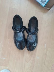 Girls school shoes Size 2F