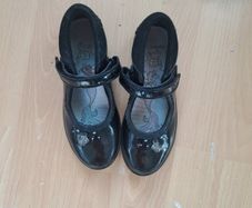 Girls school shoes Size 2F