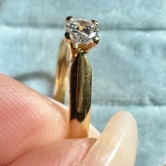 18 ct gold Solitaire ring