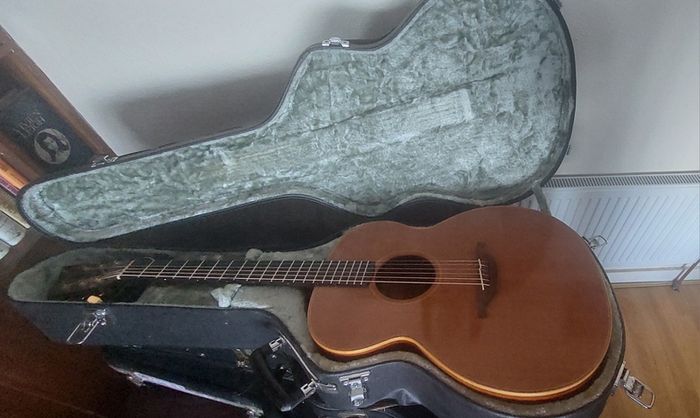 Lowden S22 JUMBO Acoustic Guitar With Original Case