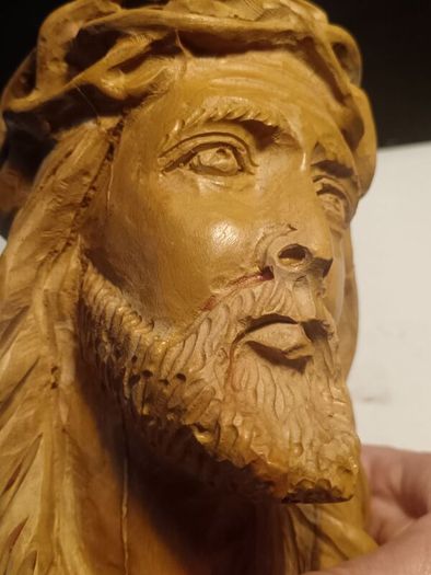 Fabulous Hardwood Carving Of Jesus