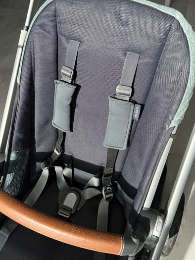 UPPAbaby Vista V2 Emmett Travel System Complete Bundle