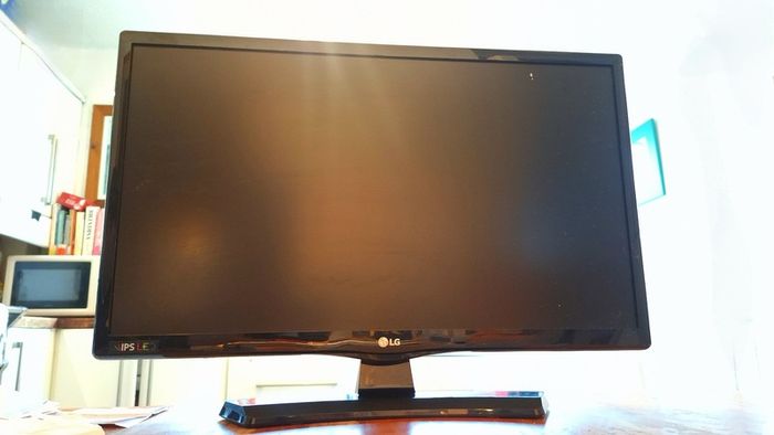 LG TV 22" with Remote / Power cable.  Only E79
