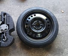 Nissan Note Tail lights and mirrors and spare wheel kit