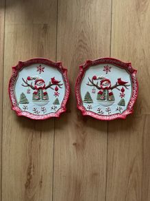 2 Christmas plates