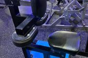 Plate loaded lateral pulldown