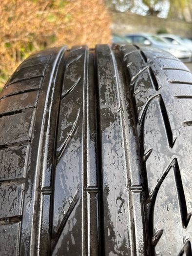 2x Tyres  Bridgestone 225/40/19 RFT ( run flat Tyres) original BMW