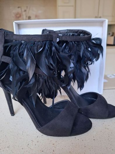 Black feather heels PRICE DROP