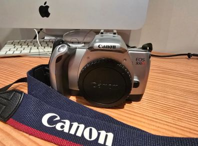 Canon EOS 300 35mm Film SLR Camera Body