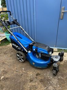 Lawn mower (360 zero turn Hyundai)