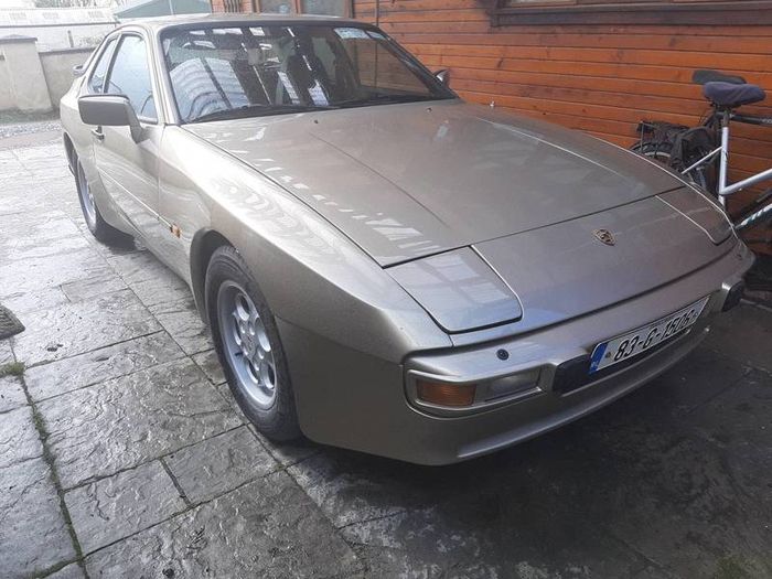 porsche 944