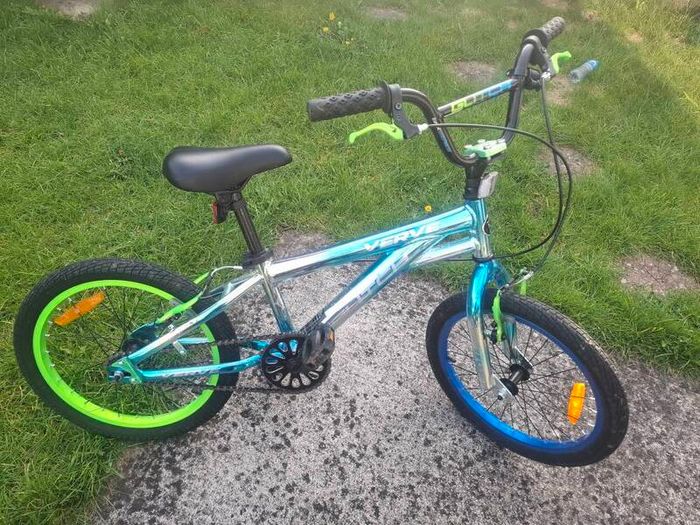 18 Inch Glitch bike, Metallic Blue, with Helmet