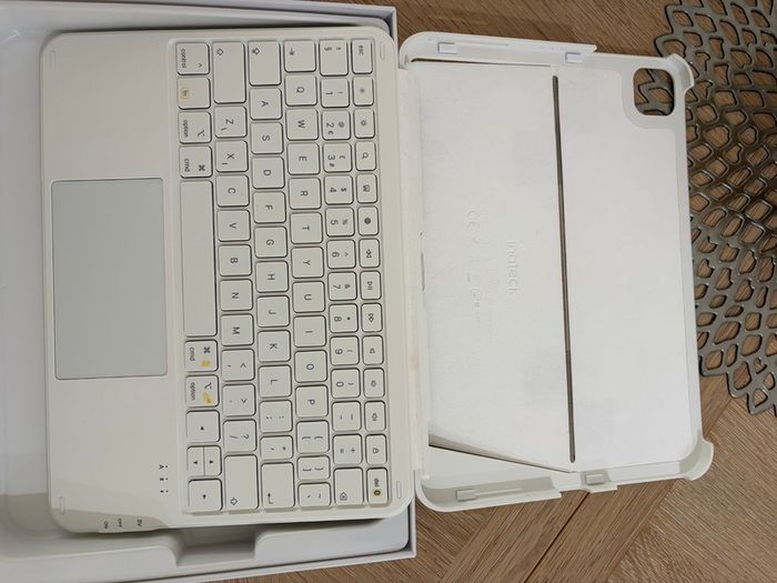 iPad Keyboard. Case