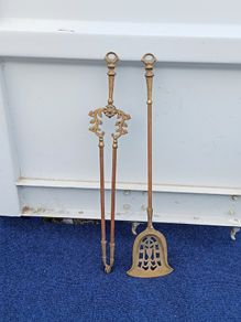 Large Victorian-style ornate brass fire tools pair of tongs & fireplace shovel  Length 80cm