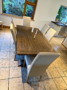 Solid Extendable Dining Table & 8 Chairs