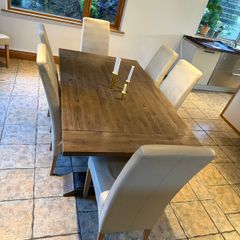 Solid Extendable Dining Table & 8 Chairs