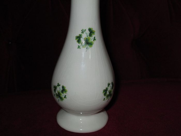 Antique "Carrigcraft" Ornamental Souviner Vase. (7" t)