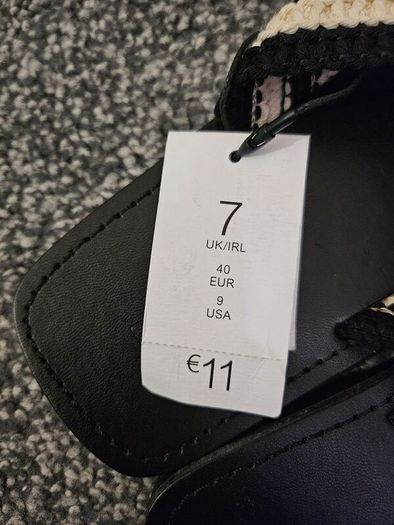 Flat Sandals UK7 New with tags