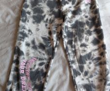 Tracksuit bottoms age 8-9