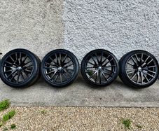 Bmw X5 742m 22" (nearly brand new)