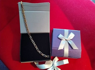 Bracelet, Gold plated in lovely Gift Box