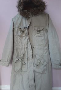 Warm coat with hood and fur trim