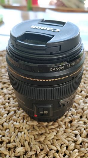 canon ef 85mm f/1.8 USM