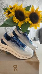 ladies trainers  on clouds