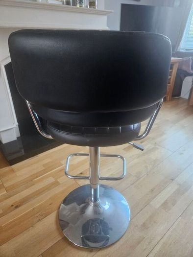 Bar stool
