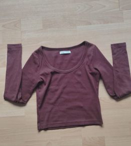 Long sleeved crop-top