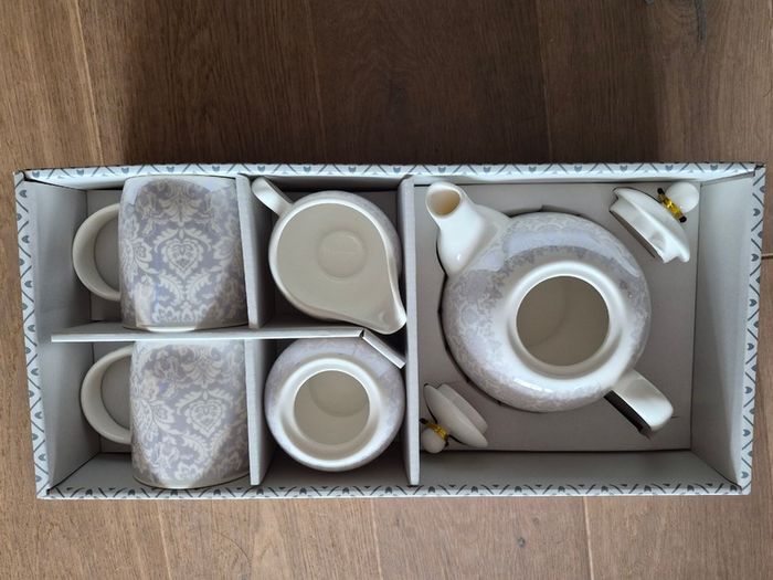 Newgrange Living 5-Piece Bone China Tea Set