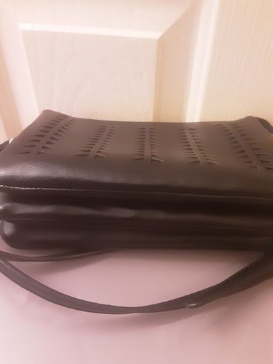 Crossover 'Parofie' Bag .. Colour: Black