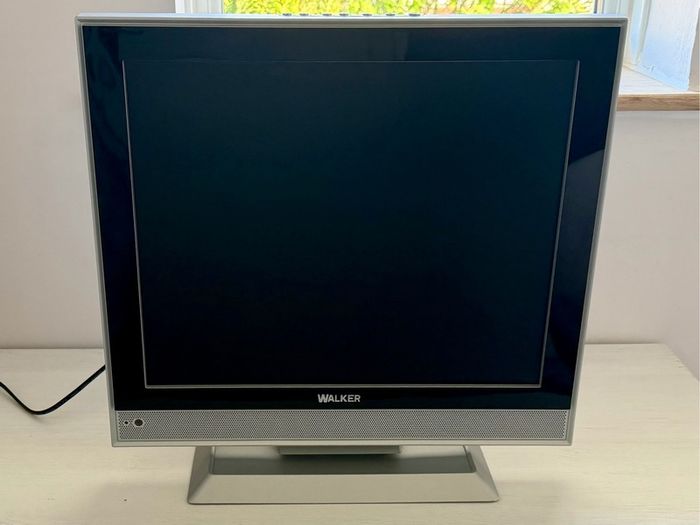 Walker 19 inch LCD TV