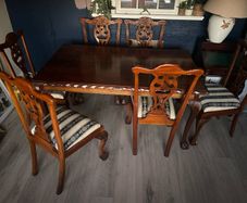 Dinning room table mahogany set