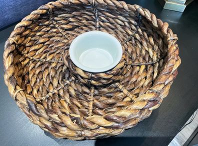 Bread basket with dip bowl