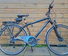 Women's Bike Raleigh Pioneer Jaguar Hybrid -black mudguards. Like new