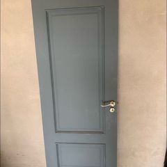 2 panel door including chrome handle