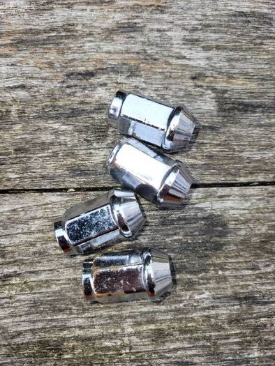 lug nuts